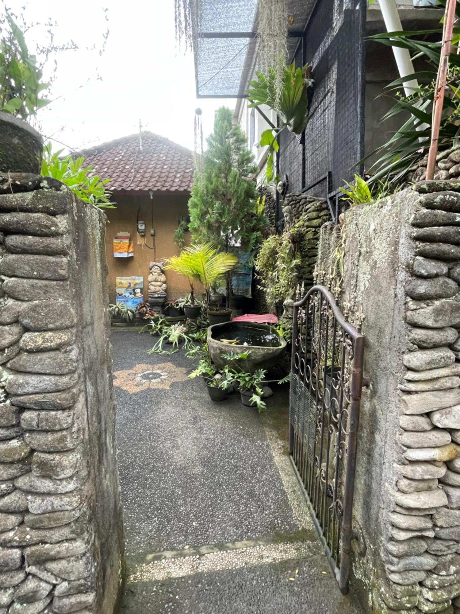 Suntari Homestay Ubud  Luaran gambar
